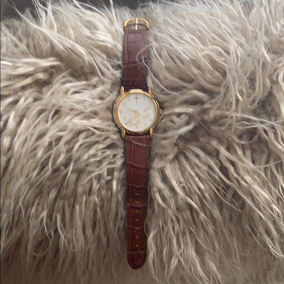 Watch .. footprints in the sand - Picture 1 of 2